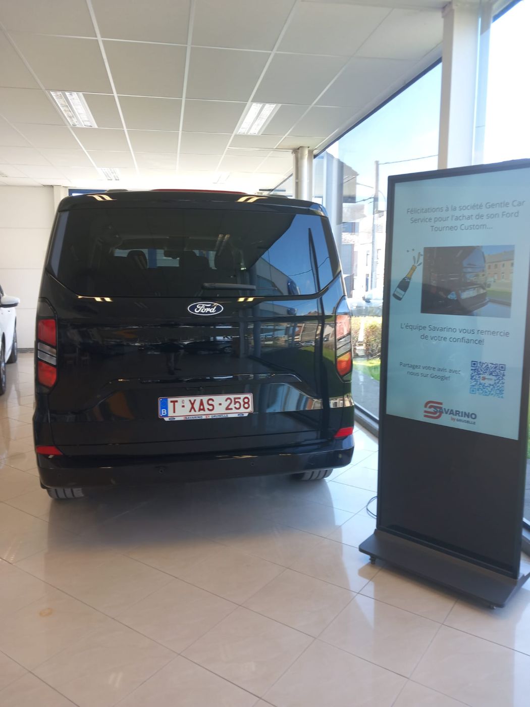 Taxi Flandre Brussels Airport : navette Ford Tourneo