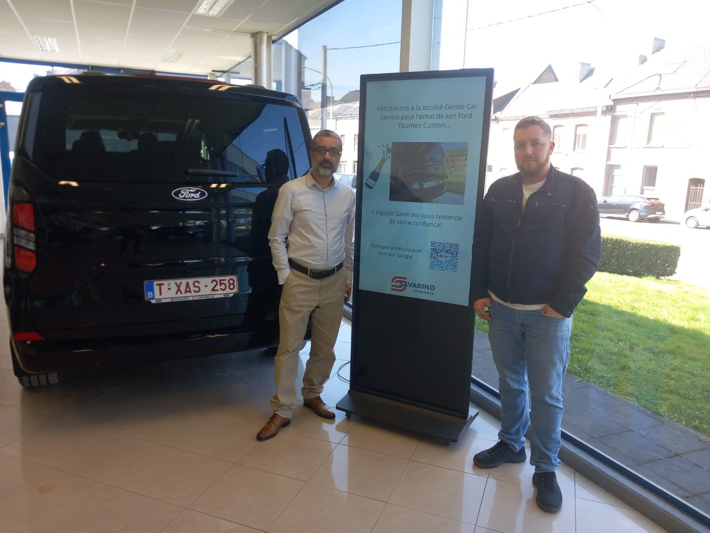 Taxi Bruxelles centre aéroport : Ford Tourneo du service Brussels Airport